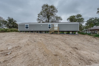 4634 Waterwood Pass Dr, Elmendorf, TX 78112