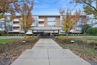 1301 N Western Ave Unit 211, Lake Forest, IL 60045