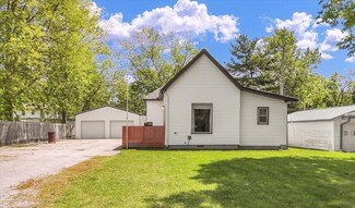 200 Ennis Ln, Urbana, IL 61802