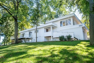 4007 Overlea Ct, Bloomfield Hills, MI 48302