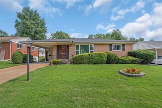 512 Nightingale Ln, Saint Louis, MO 63123