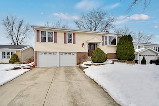 534 Cottonwood Cir, Bolingbrook, IL 60440