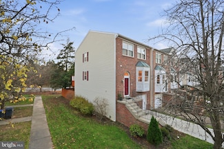 12325 Field Lark Ct, Fairfax, VA 22033
