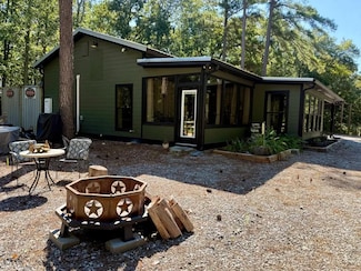 849 Orchard Rd, Pine Mountain Valley, GA 31823