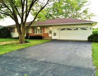 440 N Jones Ave, Amboy, IL 61310