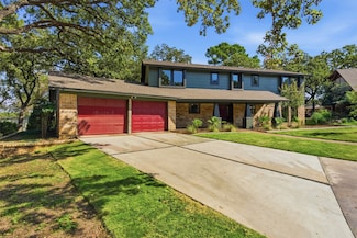 401 Rocky Canyon Ct, Arlington, TX 76011