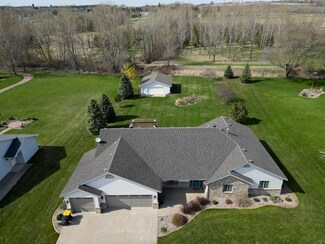626 E 2nd St, Starbuck, MN 56381