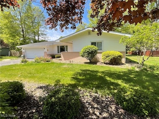 205 Heritage Ln, Cortland, OH 44410