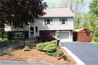 7 Kosciusko St, Woburn, MA 01801