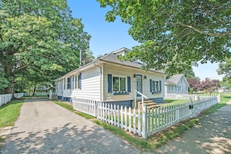 409 N Mechanic St, Berrien Springs, MI 49103