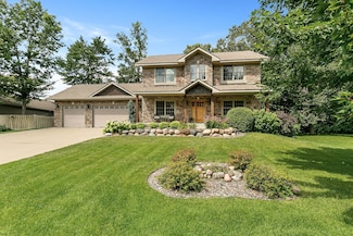 1301 Pondview Ln, Saint Joseph, MN 56374