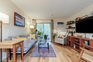 490 River Rd Unit 32, Manchester, NH 03104