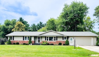 519 E Robinson St, Goodfield, IL 61742