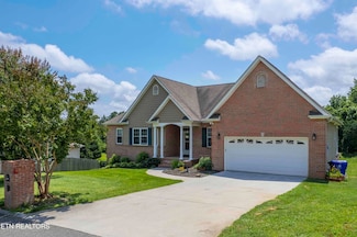 8111 Campbells Point Rd, Corryton, TN 37721