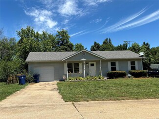 1315 Oakridge Estates Dr, Saint Clair, MO 63077