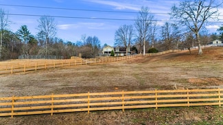177 Bob Penland Rd, Hayesville, NC 28904