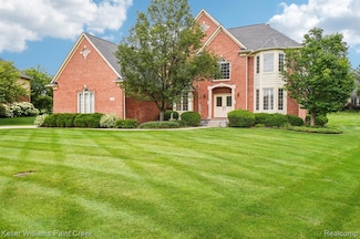 4159 Ridge Side Dr, Rochester, MI 48306