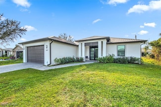 6137 Holt Ct, Fort Myers, FL 33905