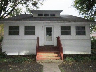 204 W 2nd St, Claremont, MN 55924