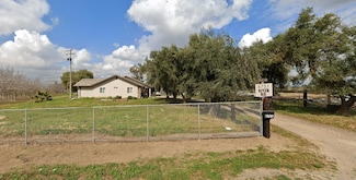 6731 River Rd, Oakdale, CA 95361