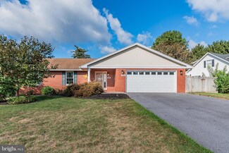 20 Auburn Cir, Boiling Springs, PA 17007