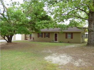 109 Caroline Dr, Cross, SC 29436