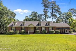 1909 Pawnee Dr, Kinston, NC 28504
