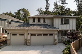 668 Fairview Ave NE, Bainbridge Island, WA 98110