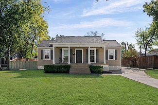 717 Sue Barnett Dr, Houston, TX 77018