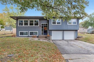 7719 NW Milrey Dr, Kansas City, MO 64152