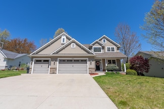 2607 Hollyberry Dr, Midland, MI 48642