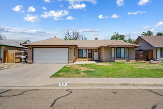 1816 E Parker Ct, Visalia, CA 93292