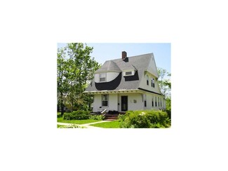 501 E Ave, Vinton, IA 52349