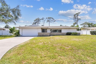 1714 Cypress Ave, Belleair, FL 33756