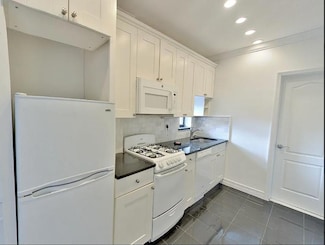 886 10th Ave Unit 4-B, New York, NY 10019