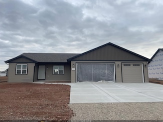 2045 Red Fox Ln, Kaukauna, WI 54130