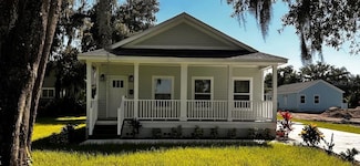 710 N Thomas St, Plant City, FL 33563