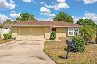 910 E Heron Cir, Winter Haven, FL 33884