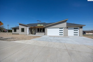 4218 W 19th Ave, Kennewick, WA 99338