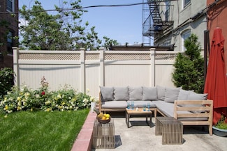 47-14 48th St Unit 1R, Ss, NY 11377