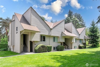 14717 NE 44th Place Unit R-8, Bellevue, WA 98007