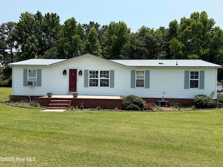 504 Dark Horse Ln, Clinton, NC 28328