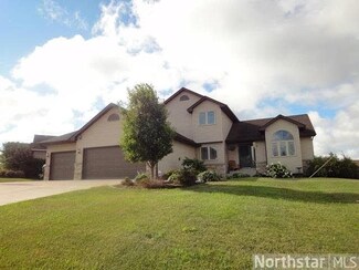 11861 N Meadow Curve, Lindstrom, MN 55045