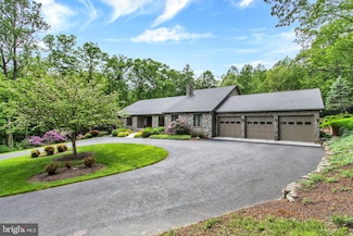 1669 Beck Mill Rd, Hanover, PA 17331