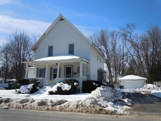 27 Clifton St, Fitchburg, MA 01420