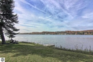 1966 S Simons Rd, Lake Leelanau, MI 49653