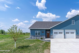 1525 Eickhof Blvd, Crookston, MN 56716