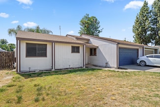 1437 W Walnut Ave, Visalia, CA 93277