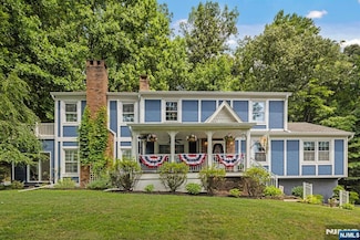 22 Brandywine Rise, Green Brook, NJ 08812