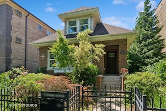 7248 N Hamilton Ave, Chicago, IL 60645